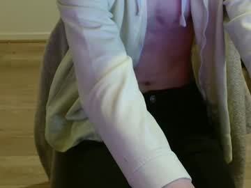Urluckyboi Chaturbate stream image from May 11, 2026