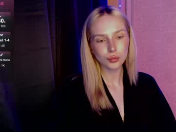 Michellevelour Chaturbate stream image from May 11, 2026