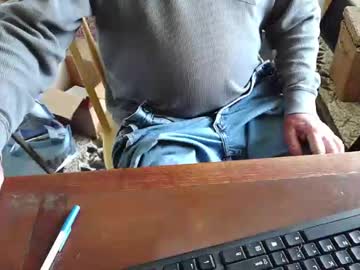 Poundingnaked Chaturbate stream image from May 11, 2026