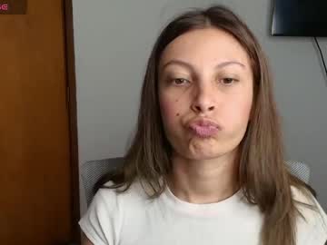 Sweet_Moon_V_ Chaturbate stream image from May 12, 2026