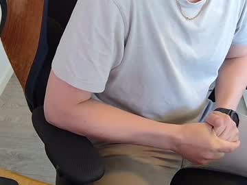 Sneakybill82 Chaturbate stream image from May 12, 2026