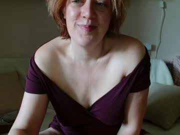 12ennie Chaturbate stream image from May 12, 2026