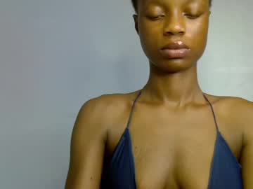 Slim_Petitqueen Chaturbate stream image from May 12, 2026