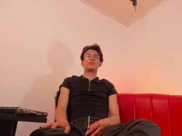 Andy_Dluxe Chaturbate stream image from May 12, 2026