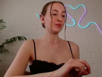 Whiteprincessluna Chaturbate stream image from May 12, 2026