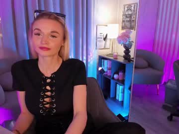 Cozyholiday Chaturbate stream image from May 12, 2026