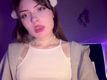 Hellyluxury Chaturbate stream image from May 12, 2026