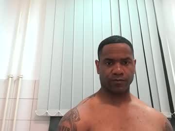 Realreyblack Chaturbate stream image from May 12, 2026