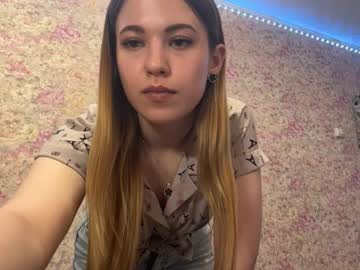 Yunsylney Chaturbate stream image from May 12, 2026
