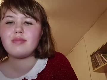 Velvetqueen321 Chaturbate stream image from May 12, 2026