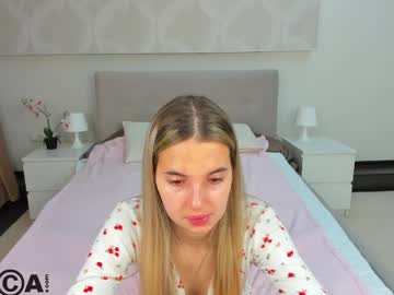 Donnaaa_Evans Chaturbate stream image from May 13, 2026
