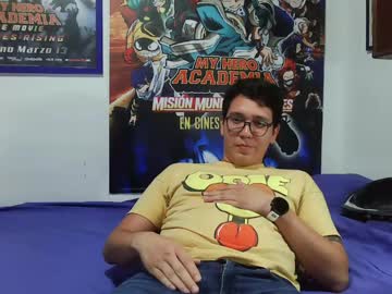 Lobomx19 Chaturbate stream image from May 13, 2026