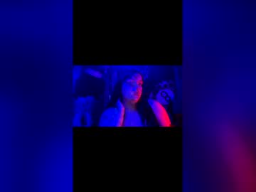 Bluehoneychlo Chaturbate stream image from May 13, 2026
