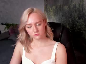 Chloedeccker Chaturbate stream image from May 13, 2026