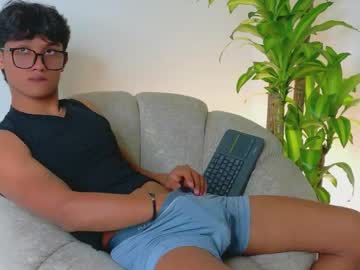 Im_Erick Chaturbate stream image from May 13, 2026
