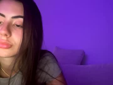 Siennaavalee Chaturbate stream image from May 13, 2026