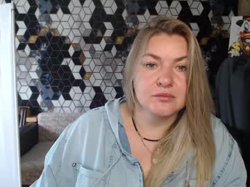 Nikaskylink Chaturbate stream image from May 13, 2026