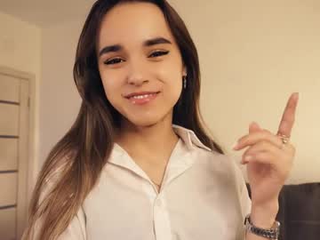 Keeleyreineck Chaturbate stream image from May 13, 2026