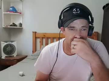Mikeundies Chaturbate stream image from May 13, 2026