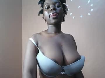 Petitemomma76379 Chaturbate stream image from May 13, 2026