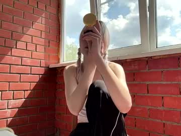 Vickisheline Chaturbate stream image from May 13, 2026