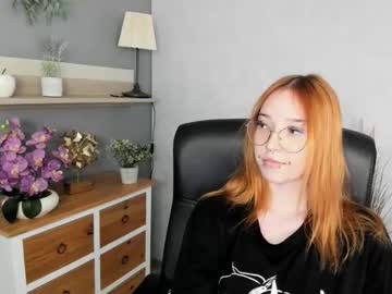Foxsonya Chaturbate stream image from May 13, 2026