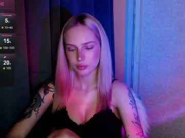 Michellevelour Chaturbate stream image from May 13, 2026