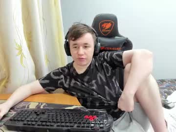 Iliaskrislove Chaturbate stream image from May 13, 2026