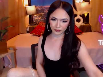 Enticingkendra Chaturbate stream image from May 13, 2026