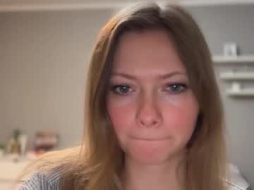 Lux_Millie Chaturbate stream image from May 13, 2026