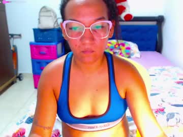Roseluxs Chaturbate stream image from May 14, 2026