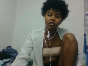 Sidelinez Chaturbate stream image from May 14, 2026
