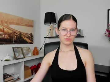Selenaprive Chaturbate stream image from May 14, 2026