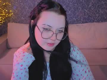 Kira_G0ld Chaturbate stream image from May 14, 2026