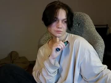 Esajukyy Chaturbate stream image from May 14, 2026