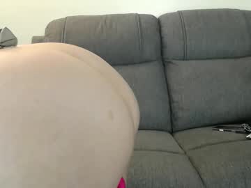 Angelbigguns Chaturbate stream image from May 14, 2026