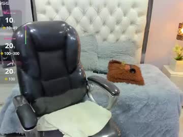 Naomii_32 Chaturbate stream image from May 14, 2026