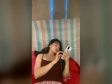 Lyly1200 Chaturbate stream image from May 15, 2026