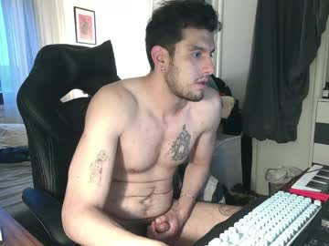 Calientecalientee Chaturbate stream image from May 15, 2026