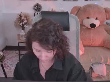 Aureliagleam Chaturbate stream image from May 15, 2026
