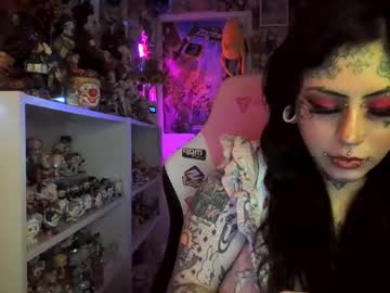 Chubbygothgirlfriend Chaturbate stream image from May 15, 2026
