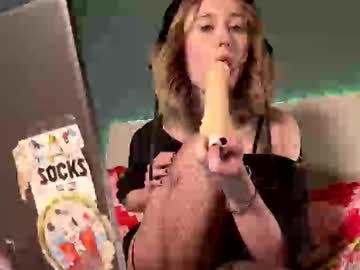 Meadowmoon3 Chaturbate stream image from May 15, 2026