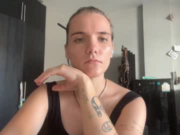 Moniquerinn Chaturbate stream image from May 15, 2026