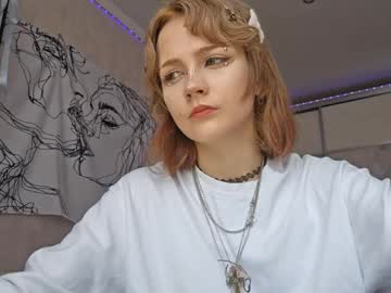 Kristycoggins Chaturbate stream image from May 15, 2026