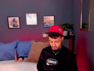 Keneth_Collins Chaturbate stream image from May 15, 2026
