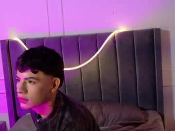 Zeyn_Smith Chaturbate stream image from May 15, 2026