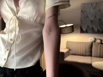 Linneabercier Chaturbate stream image from May 15, 2026