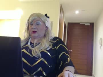 Suzannebanci Chaturbate stream image from May 15, 2026