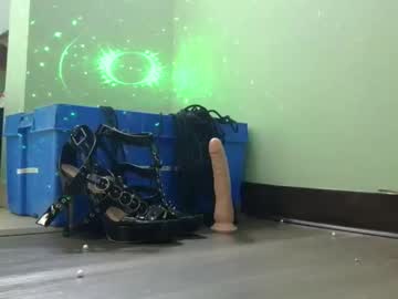 Theshizknight Chaturbate stream image from May 15, 2026
