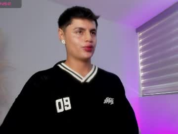 Goldenbby222 Chaturbate stream image from May 15, 2026